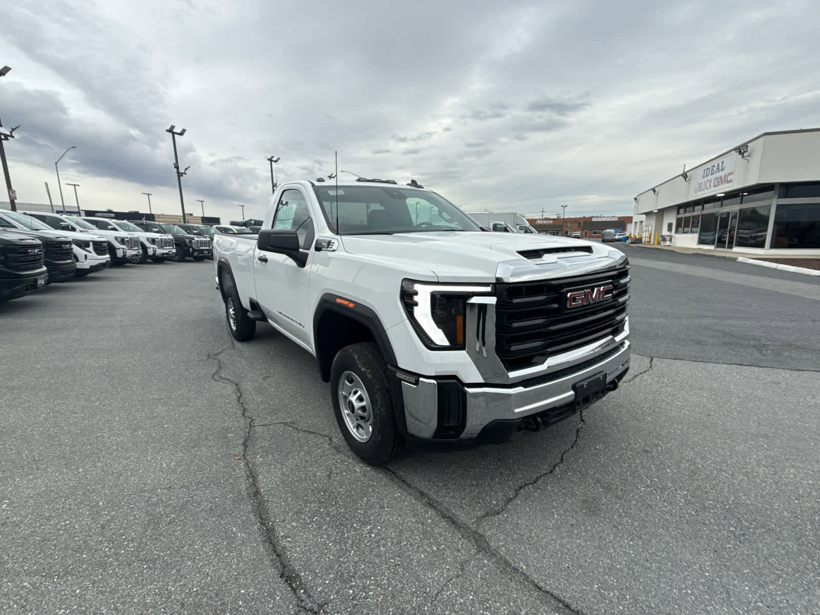 New 2024 GMC Sierra 2500 Pro w/ Convenience Package image 15