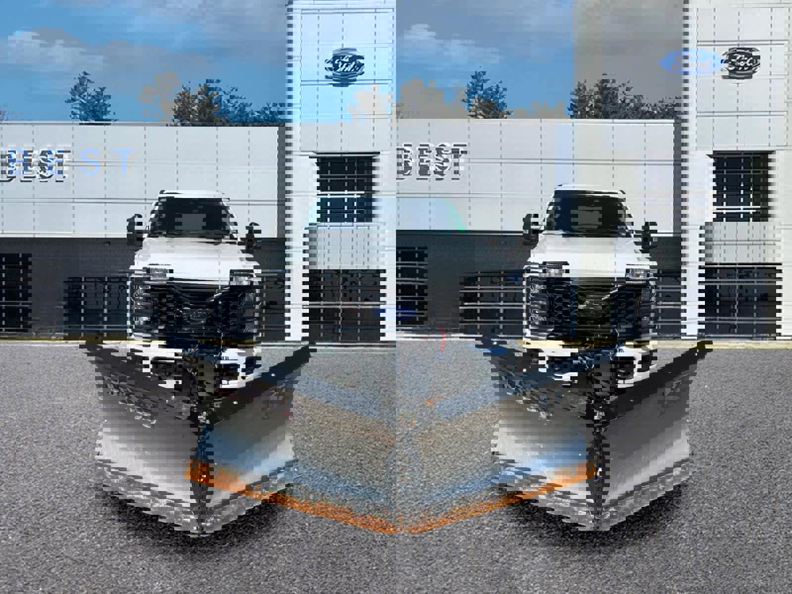 Used 2023 Ford F250 XL w/ STX Appearance Package AWD/4WD image 3