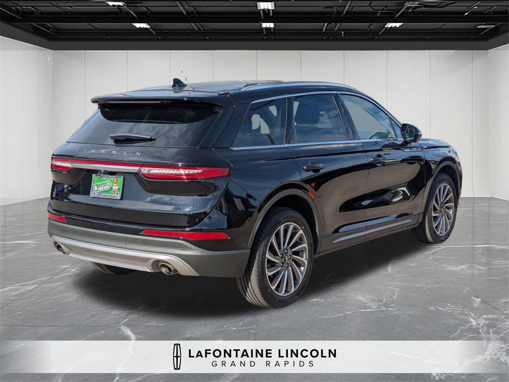 Used 2023 Lincoln Corsair Reserve w/ Equipment Group 202A image 5