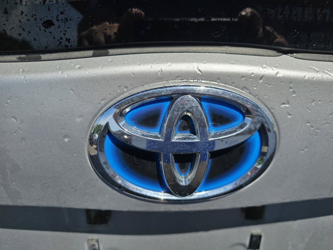 Used 2012 Toyota Prius Two w/ Preferred Accessory Pkg FWD image 16