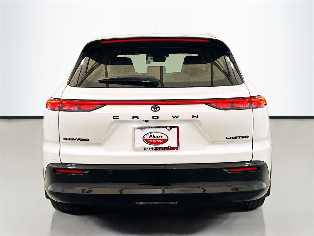 New 2025 Toyota Crown Signia image 5