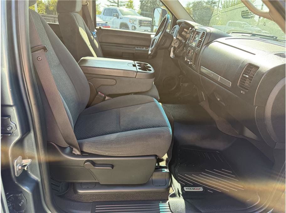 Used 2008 Chevrolet Silverado 2500 LT w/ 1LT Convenience Package AWD/4WD image 16