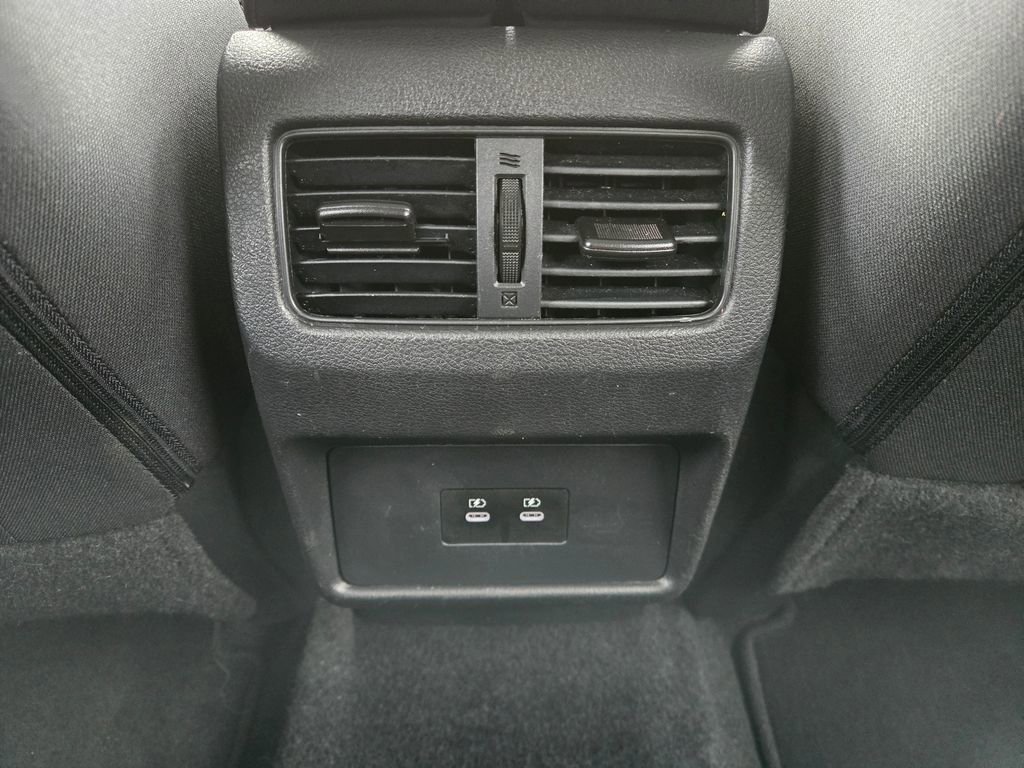 Used 2024 Nissan Rogue SV image 15