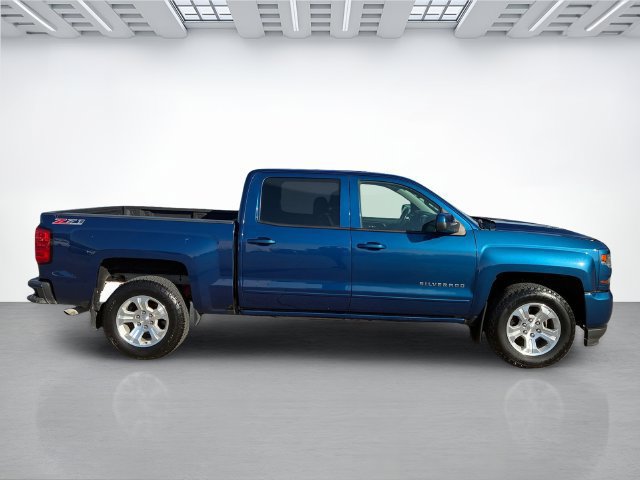 Used 2017 Chevrolet Silverado 1500 LT w/ All Star Edition AWD/4WD image 3
