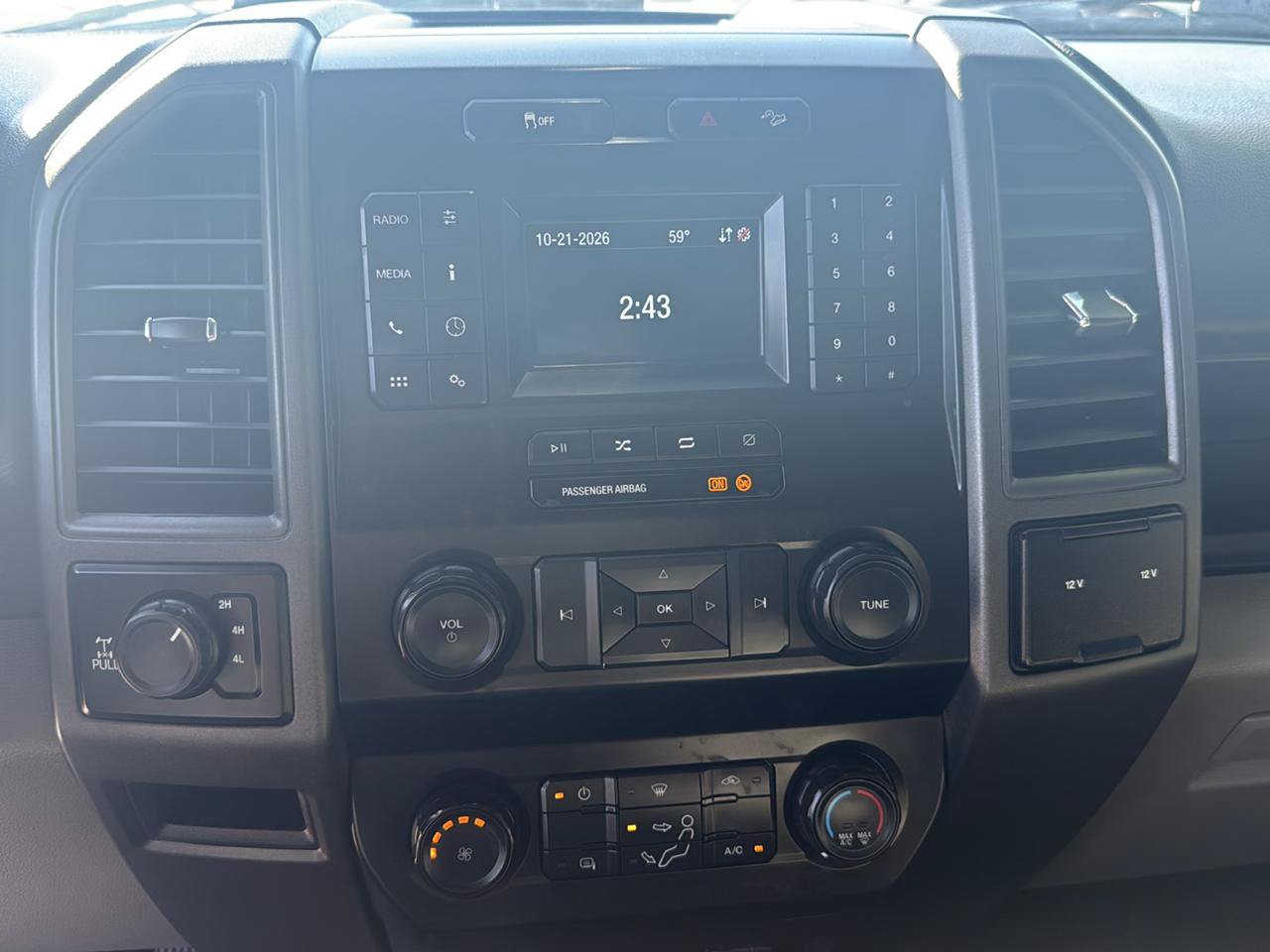 Used 2022 Ford F250 XL w/ Power Equipment Group AWD/4WD image 19