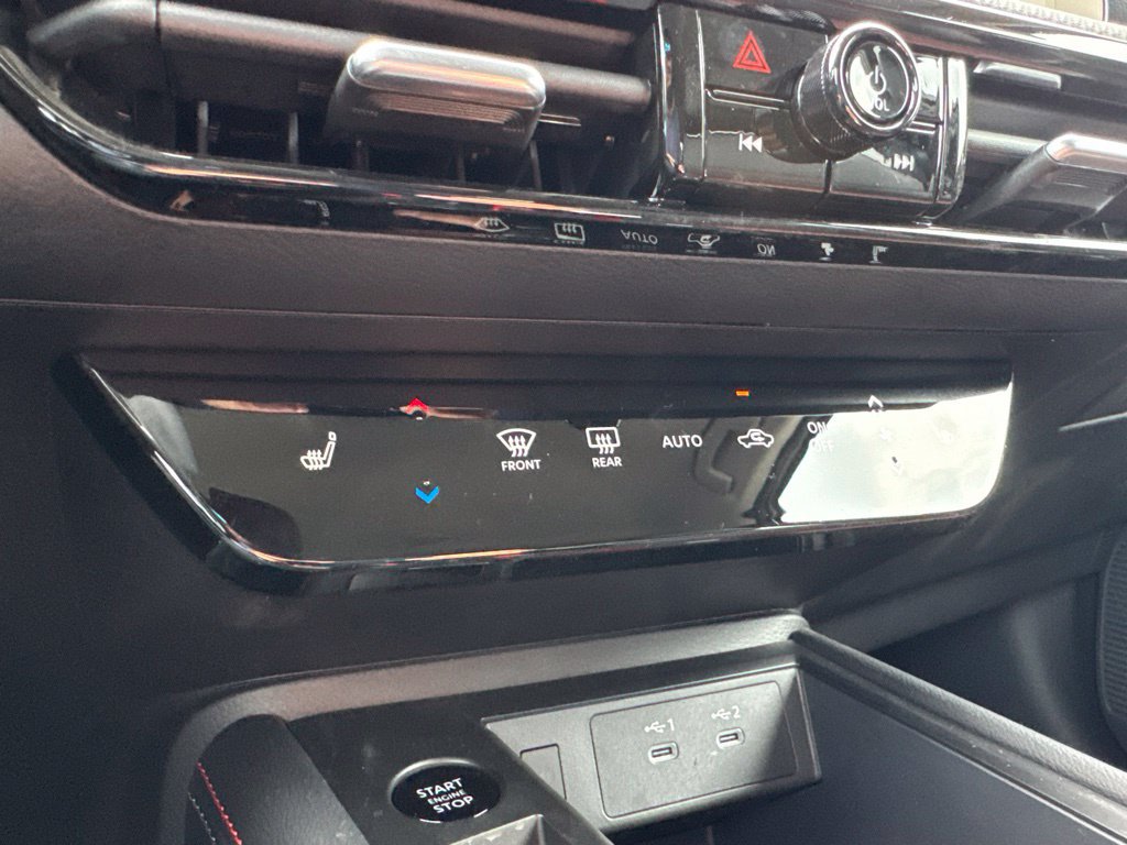 New 2026 Nissan Kicks SR w/ Cold Weather Package AWD/4WD image 15