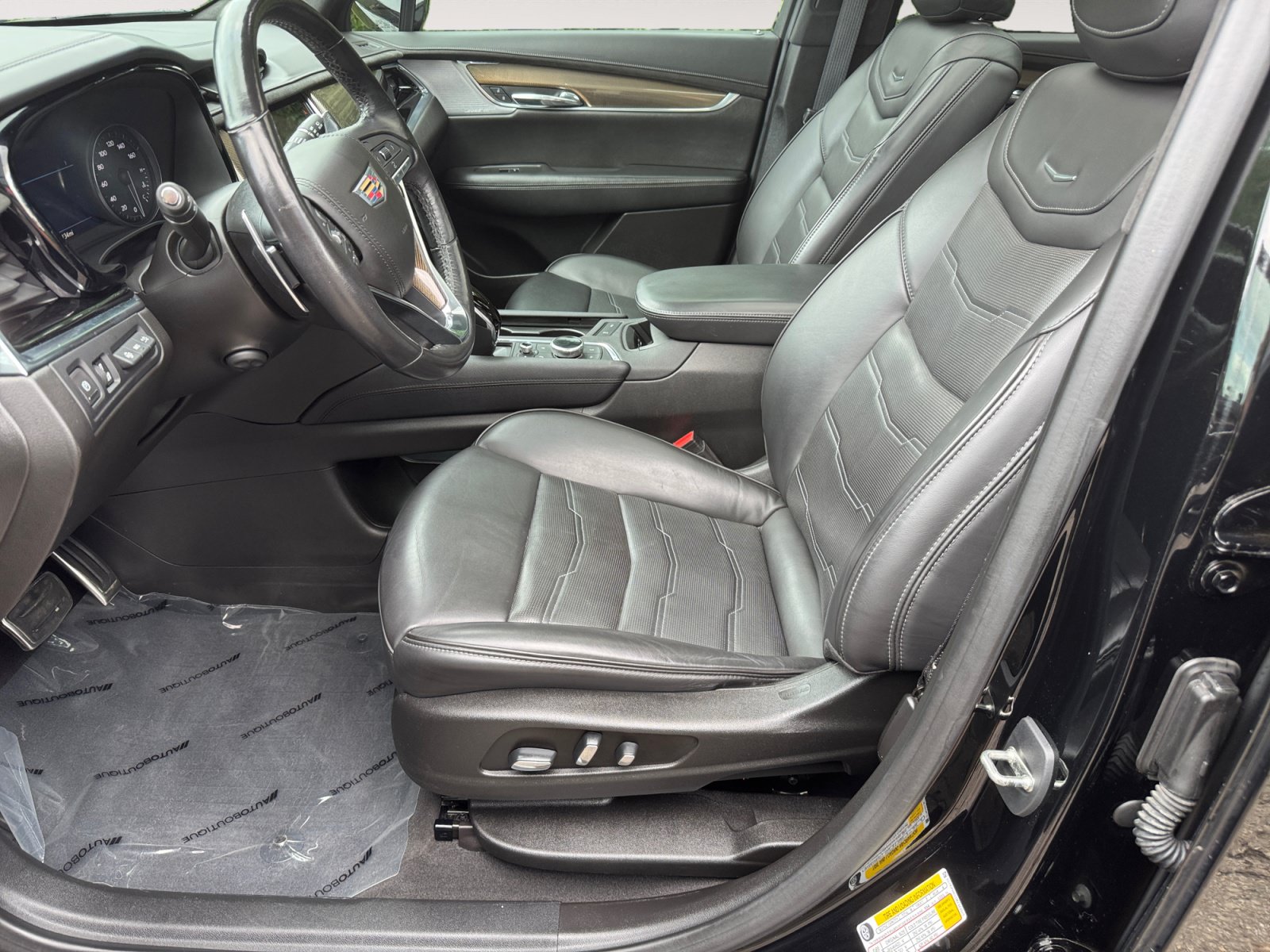 Used 2021 Cadillac XT6 Sport w/ Platinum Package AWD/4WD image 8