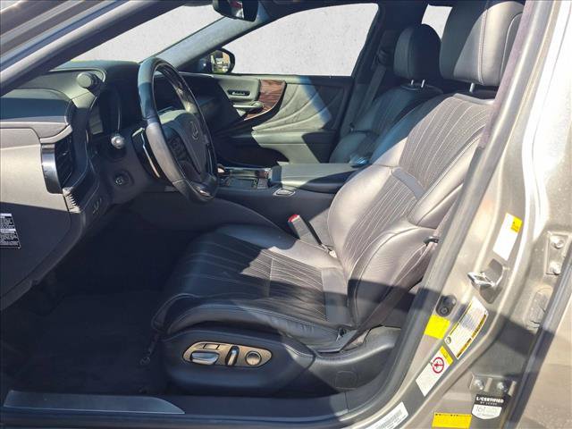 Used 2018 Lexus LS 500 w/ Luxury Package RWD image 17