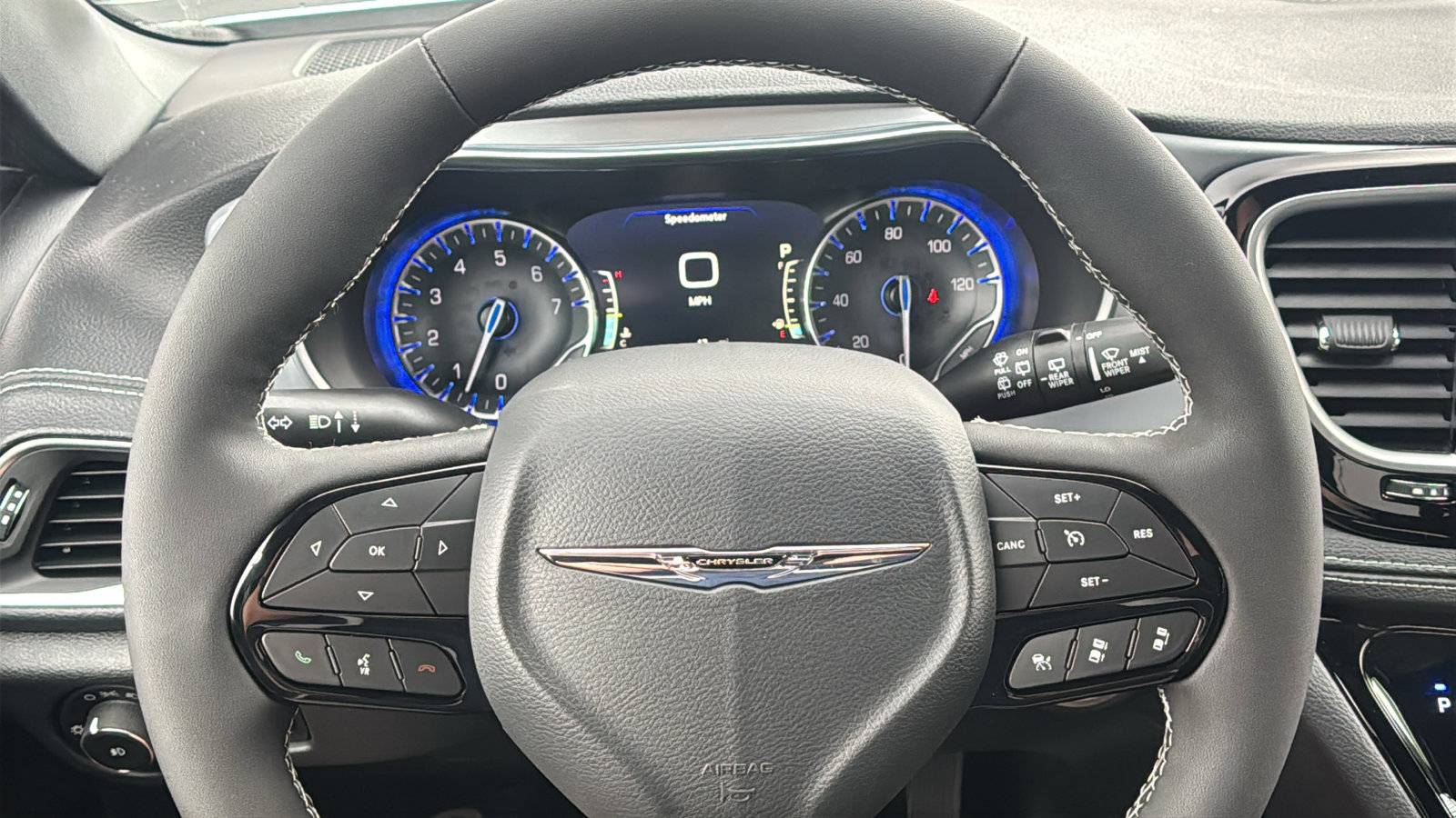 New 2026 Chrysler Pacifica Limited w/ Uconnect Theater Family Group image 35