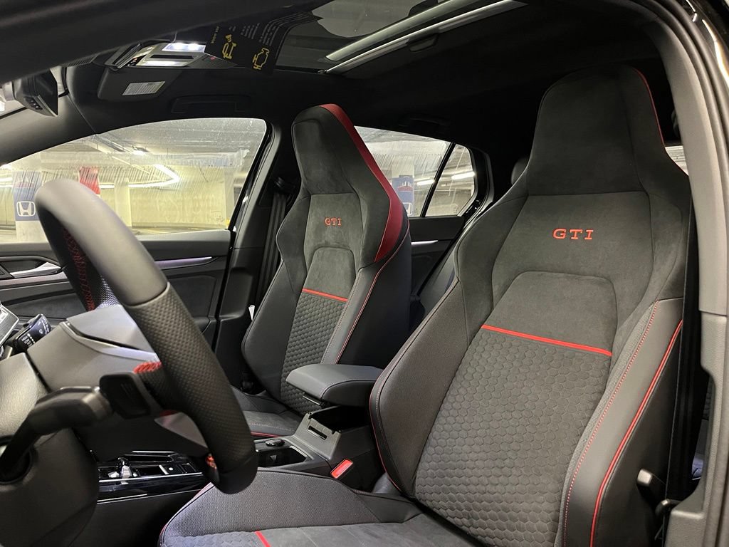 New 2026 Volkswagen GTI SE FWD image 21