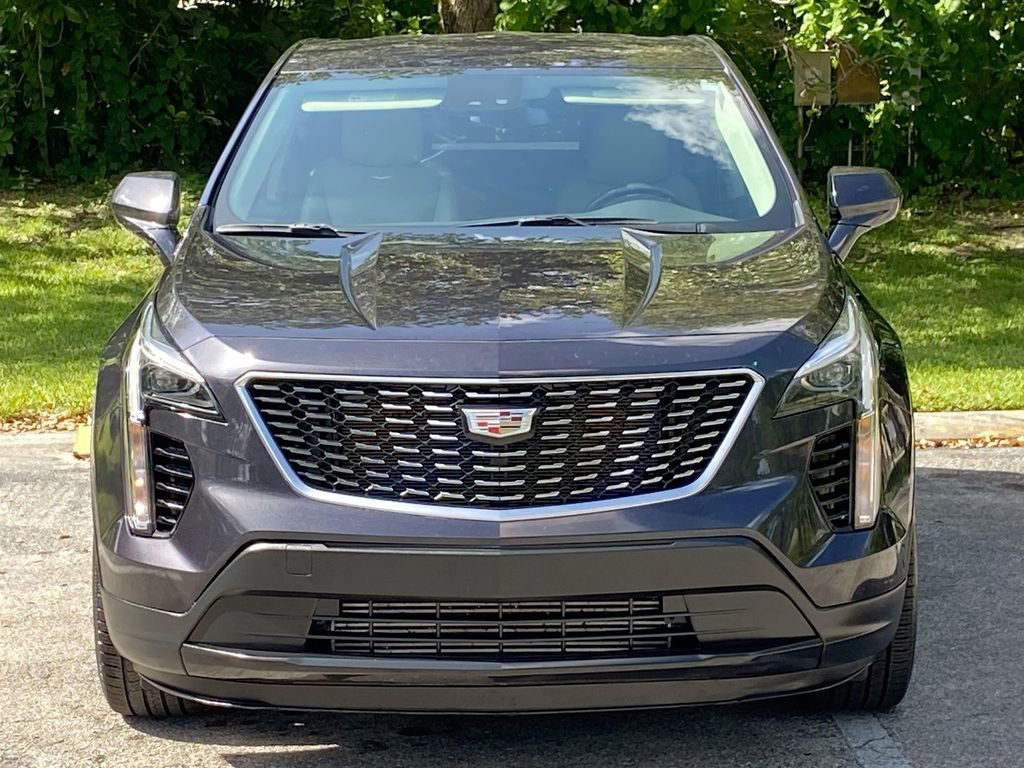Used 2023 Cadillac XT4 Luxury w/ Cold Weather Package image 2
