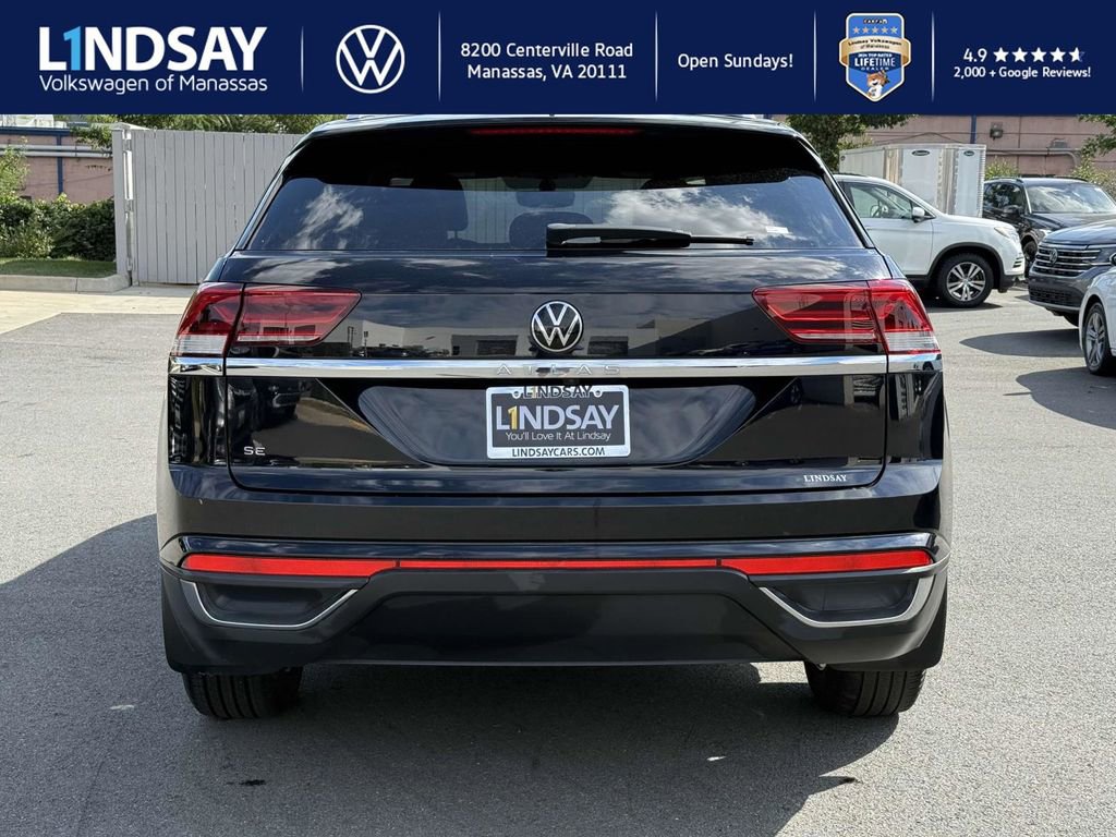 Used 2021 Volkswagen Atlas Cross Sport SE image 3