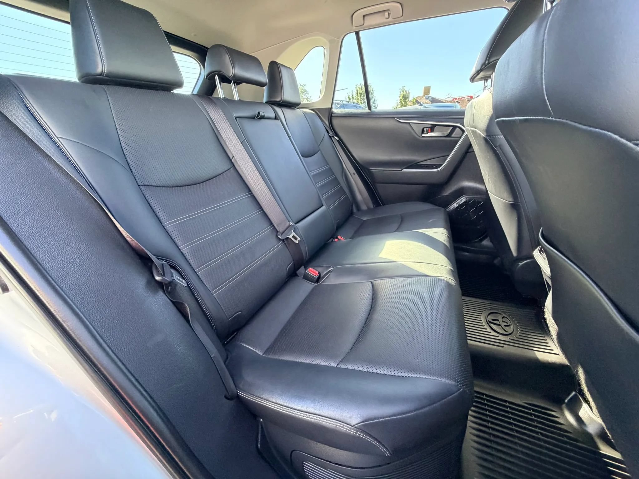 Used 2021 Toyota RAV4 Limited AWD/4WD image 24
