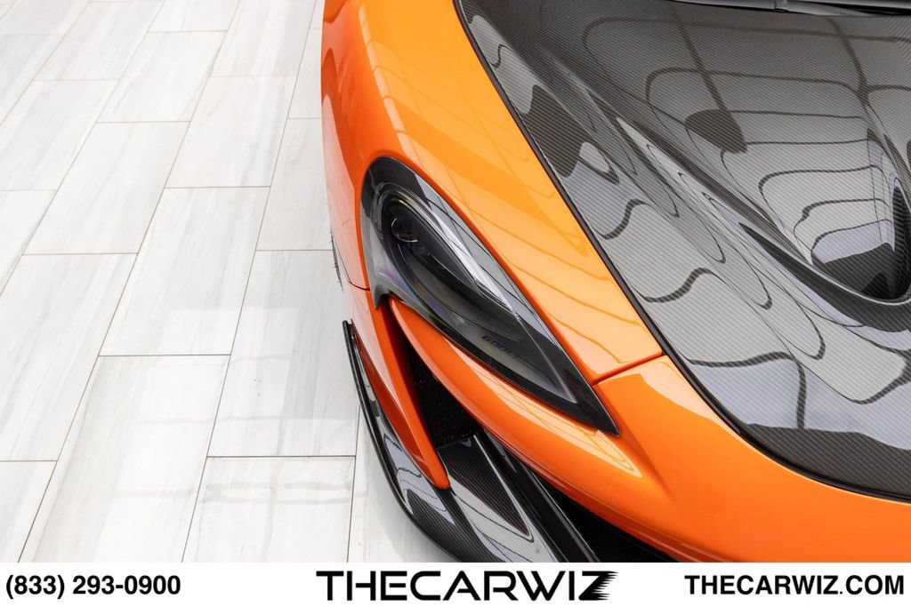 Used 2019 McLaren 600LT RWD image 2
