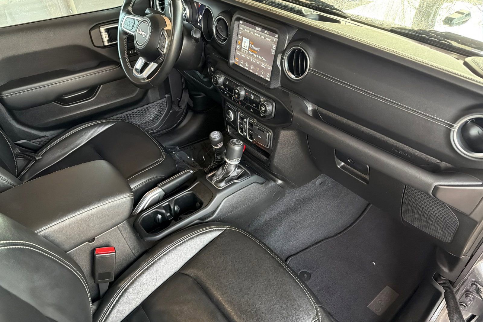 Used 2022 Jeep Wrangler Unlimited Sahara image 16