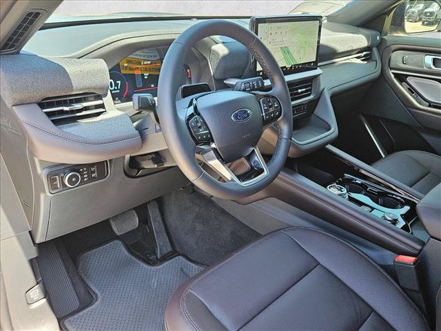 New 2026 Ford Explorer Platinum RWD image 3