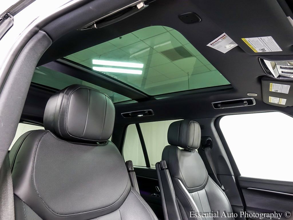 Used 2023 Land Rover Range Rover SE image 41