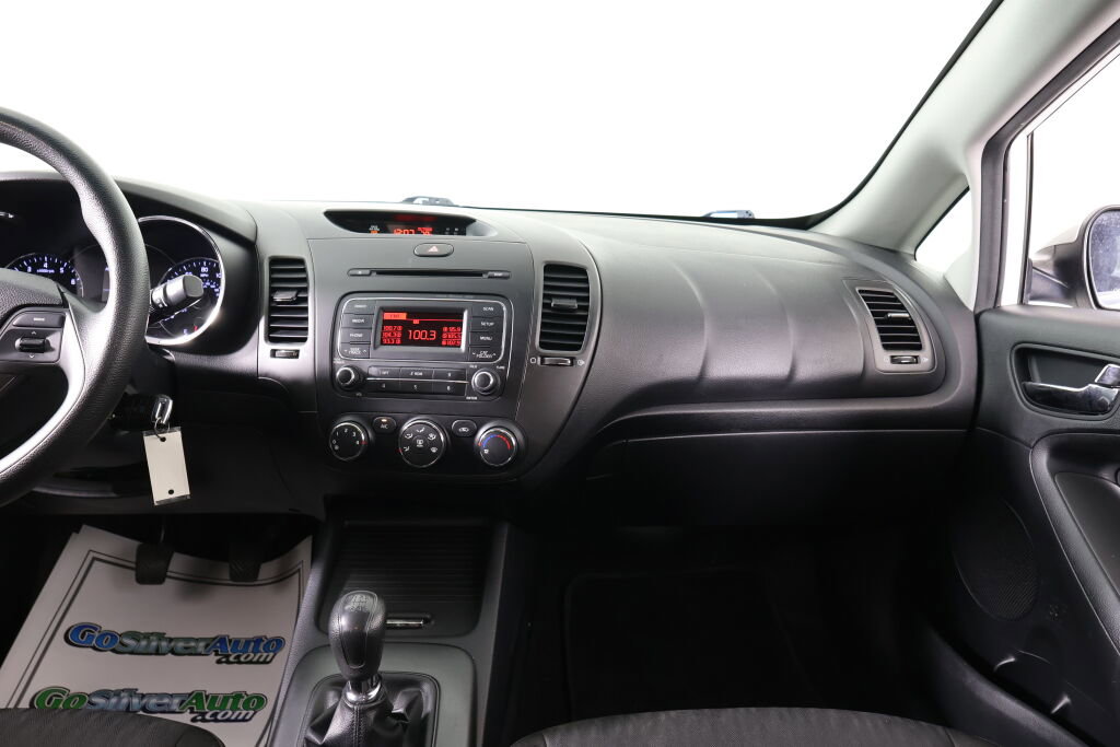 Used 2016 Kia Forte LX image 29