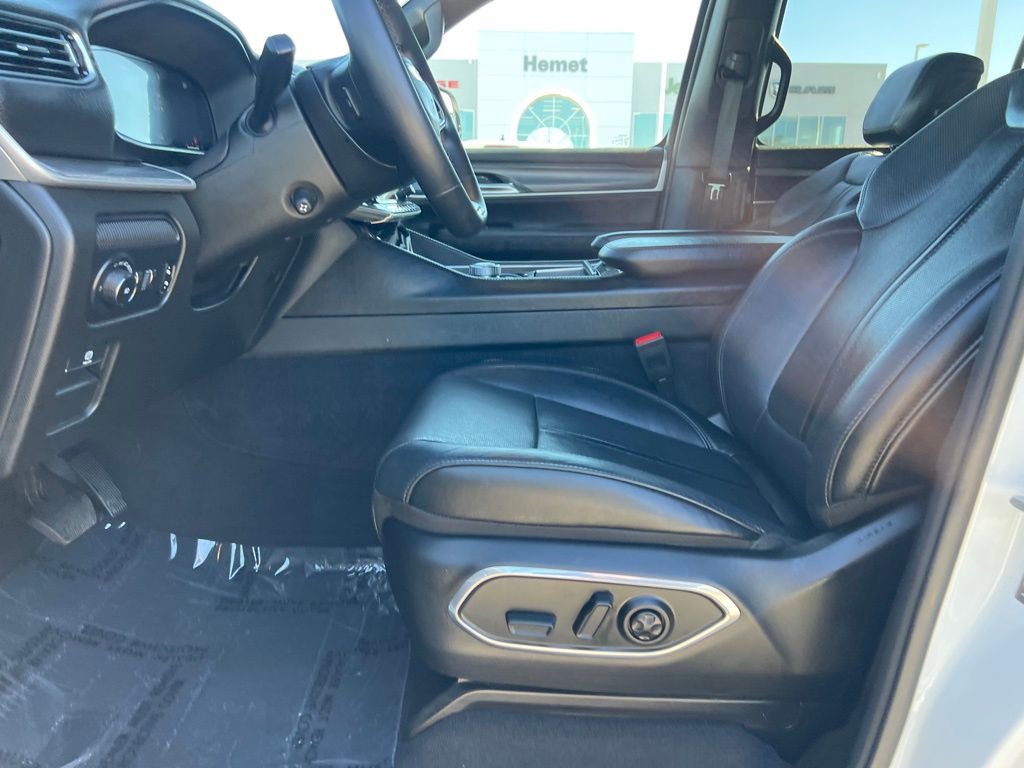 Used 2024 Jeep Wagoneer L Series II w/ Flexible Seating Group image 22