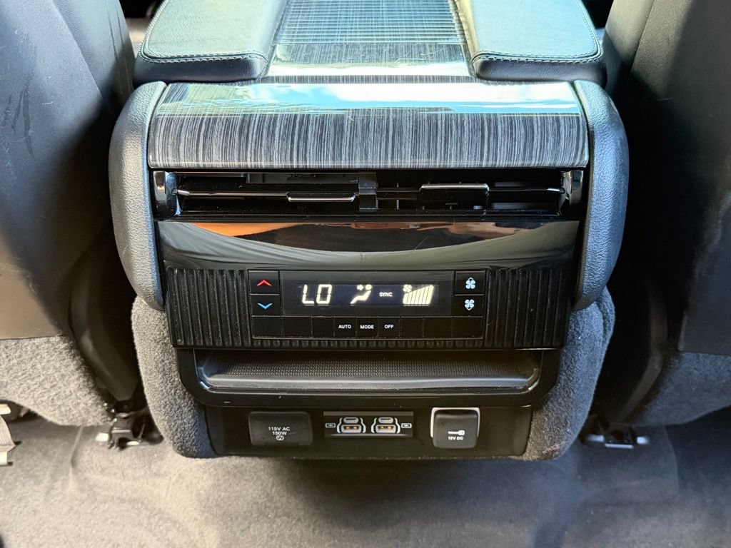 Used 2022 Jeep Wagoneer Series II AWD/4WD image 53