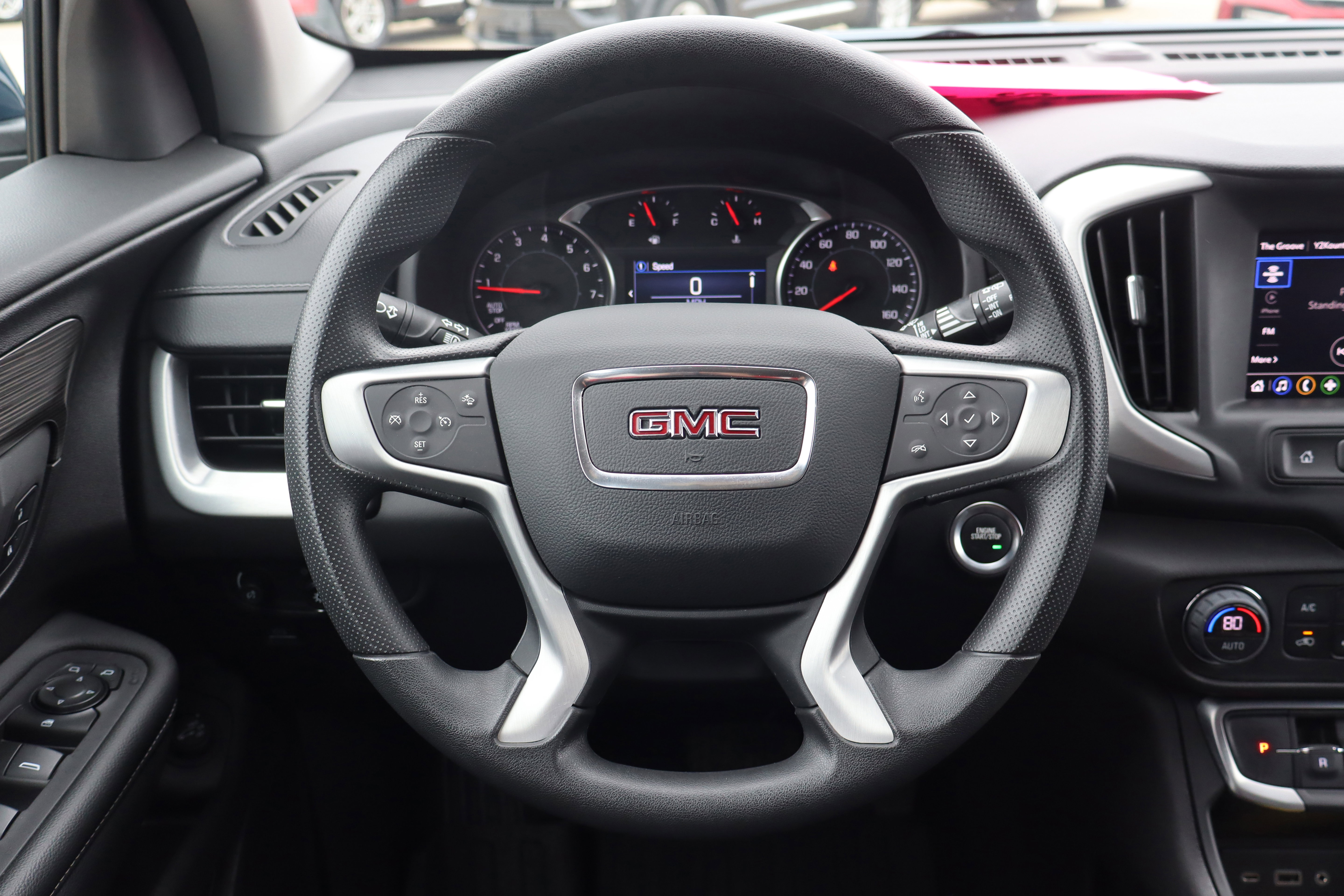 Used 2024 GMC Terrain SLE w/ Driver Convenience Package image 14