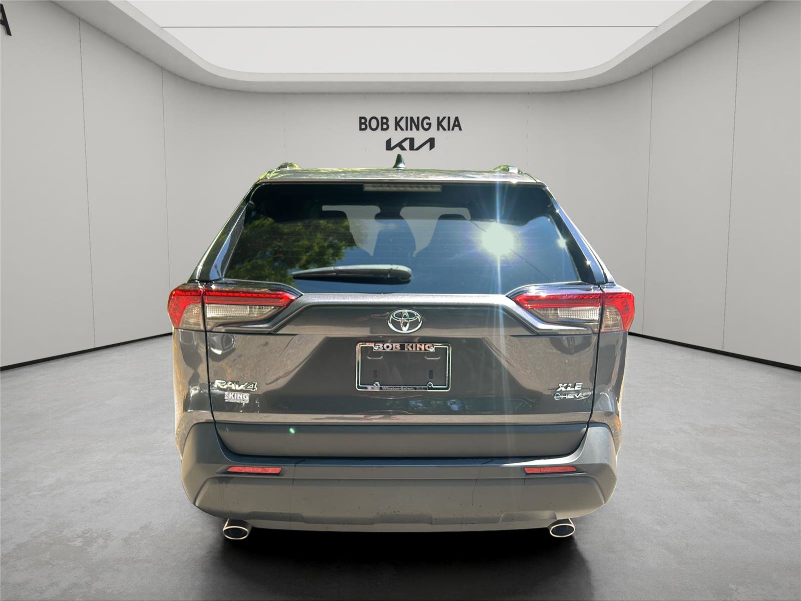 Used 2025 Toyota RAV4 XLE AWD/4WD image 4
