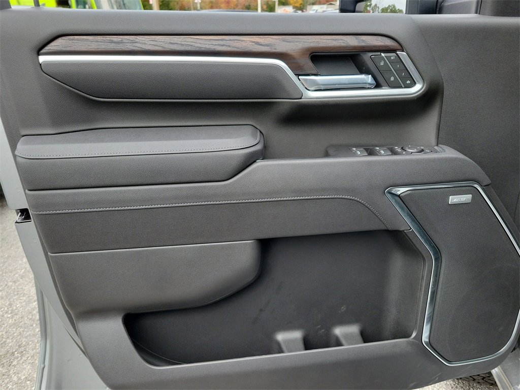 New 2025 GMC Sierra 3500 SLT w/ SLT Premium Package image 18