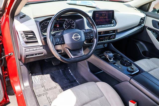 Used 2025 Nissan Rogue SV AWD/4WD image 10