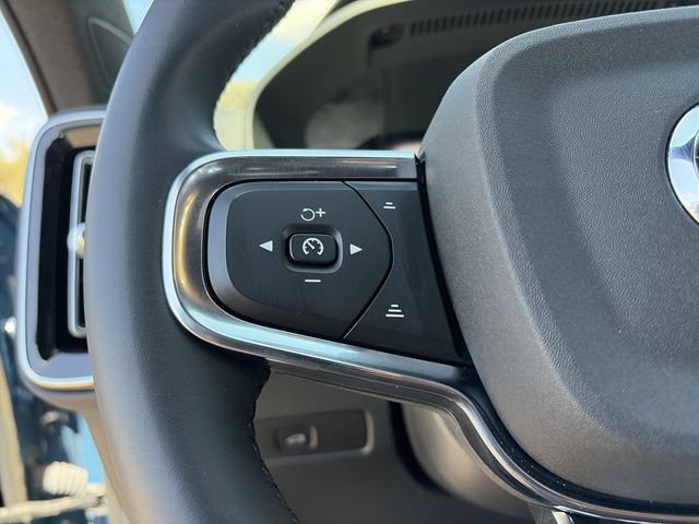 Used 2023 Volvo XC40 B4 Core w/ Protection Package FWD image 22