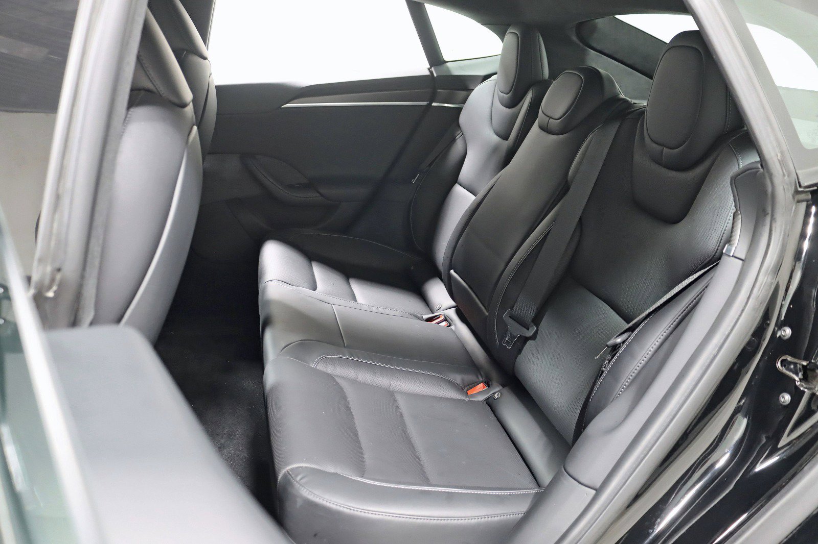 Used 2022 Tesla Model S Plaid image 32