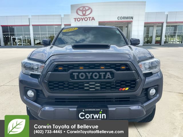 Used 2021 Toyota Tacoma TRD Sport w/ Blackout Package (TMS) AWD/4WD image 15