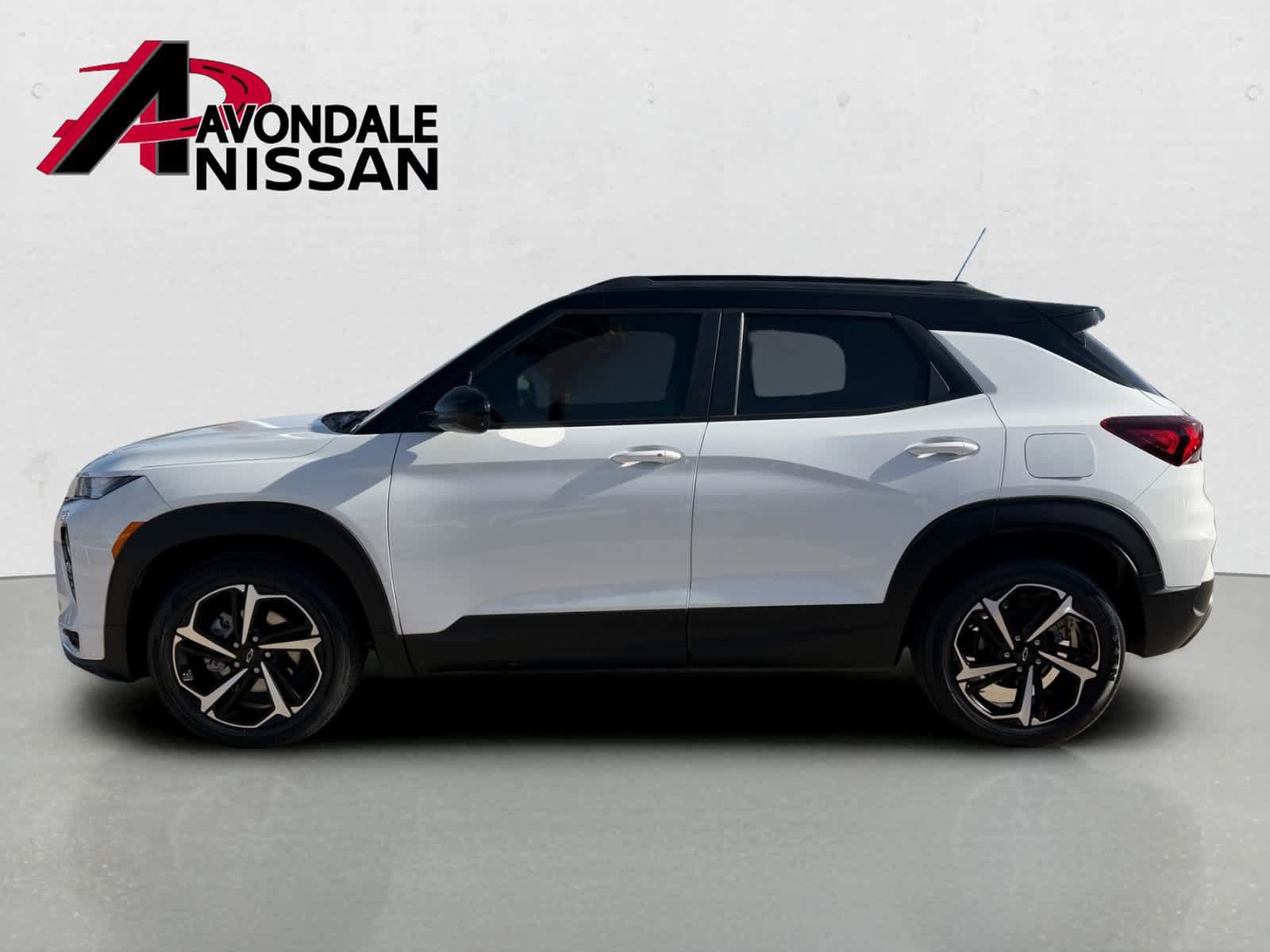 Used 2023 Chevrolet TrailBlazer RS w/ Sun and Liftgate Package FWD image 3