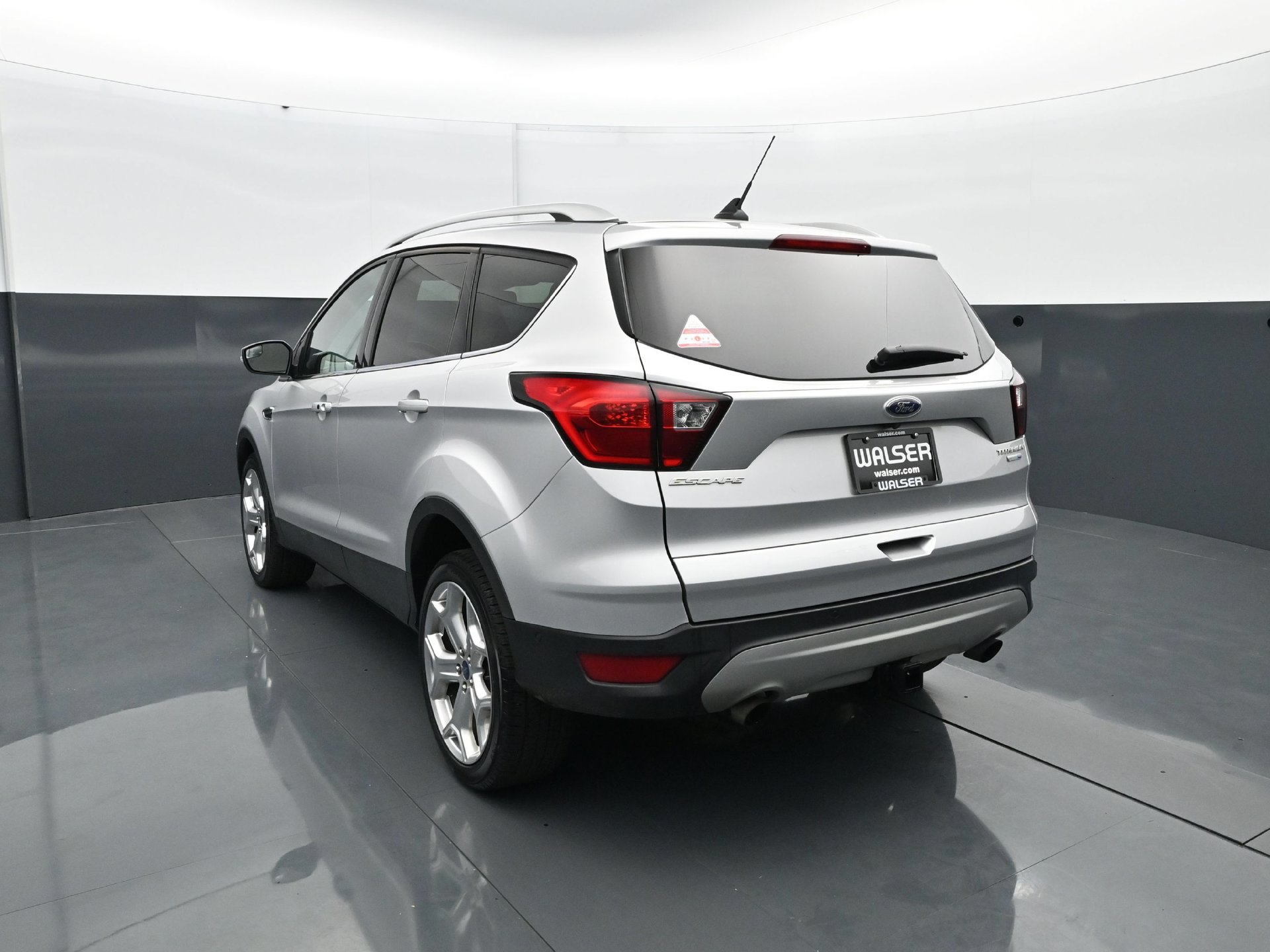 Used 2019 Ford Escape Titanium w/ U9j03 - Titanium Tow Package AWD/4WD image 5
