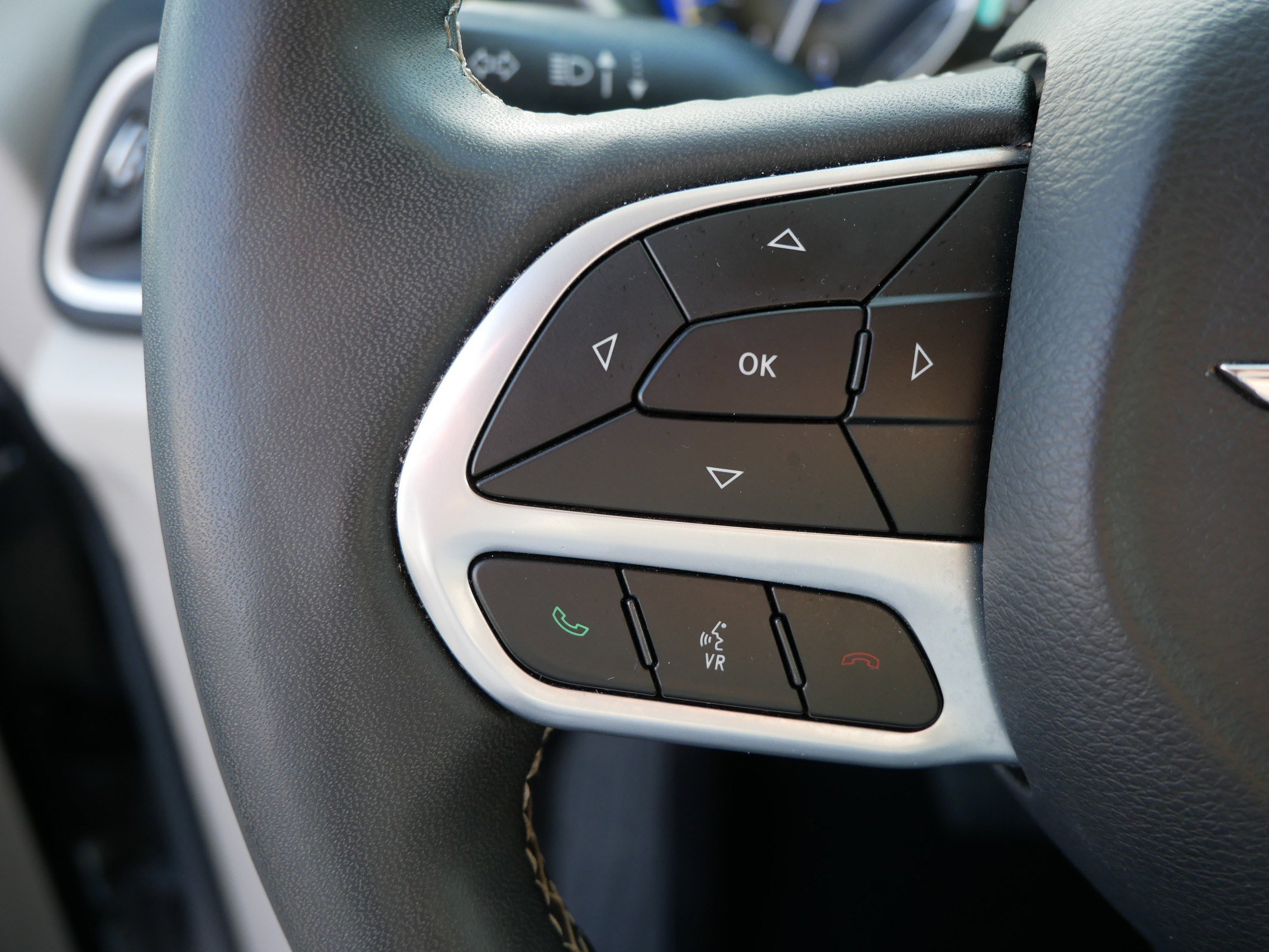 Used 2024 Chrysler Pacifica Touring-L image 28