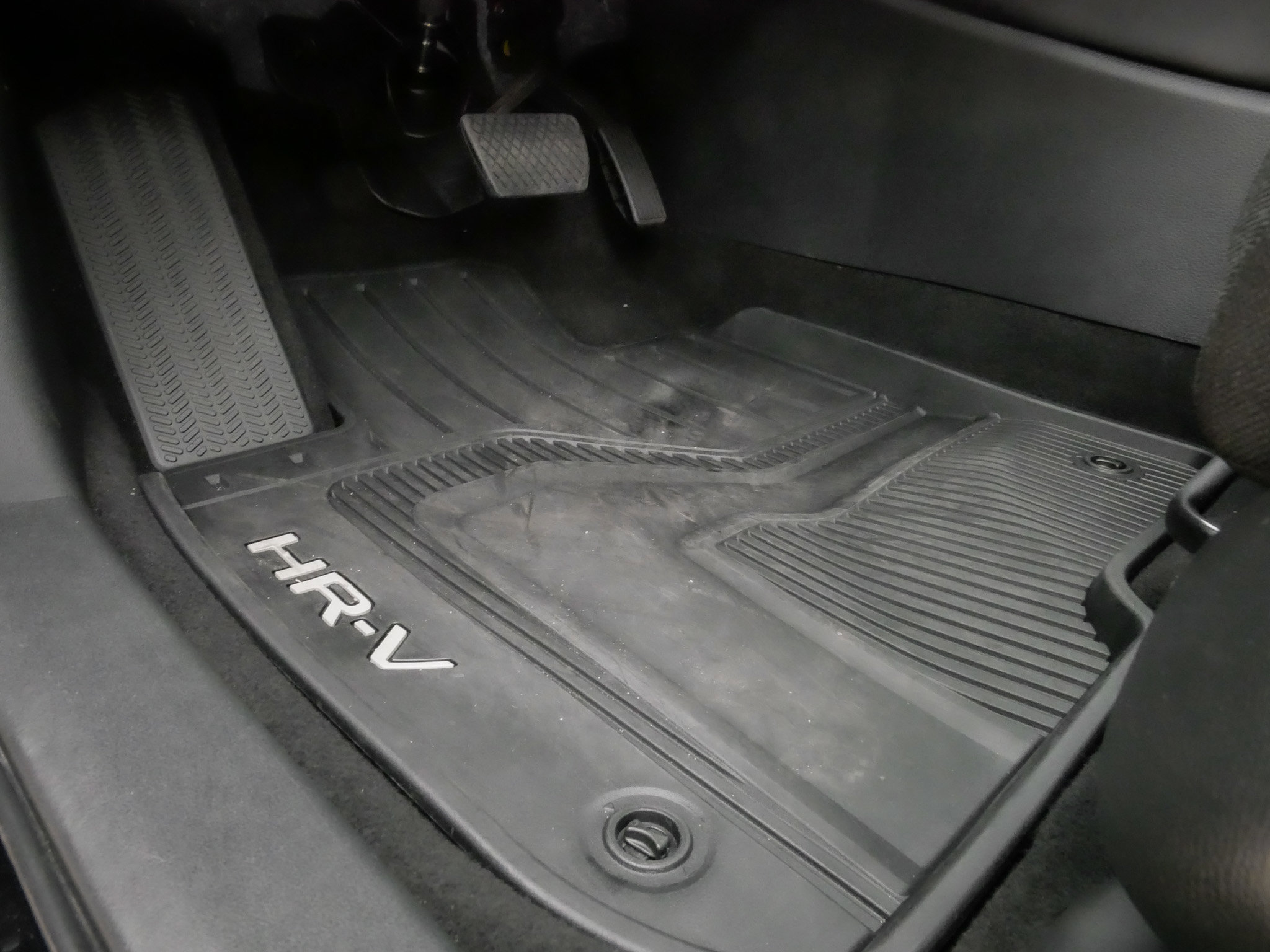 Used 2025 Honda HR-V Sport image 17