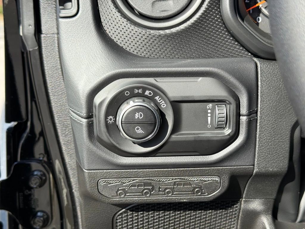 New 2026 Jeep Gladiator Mojave image 18