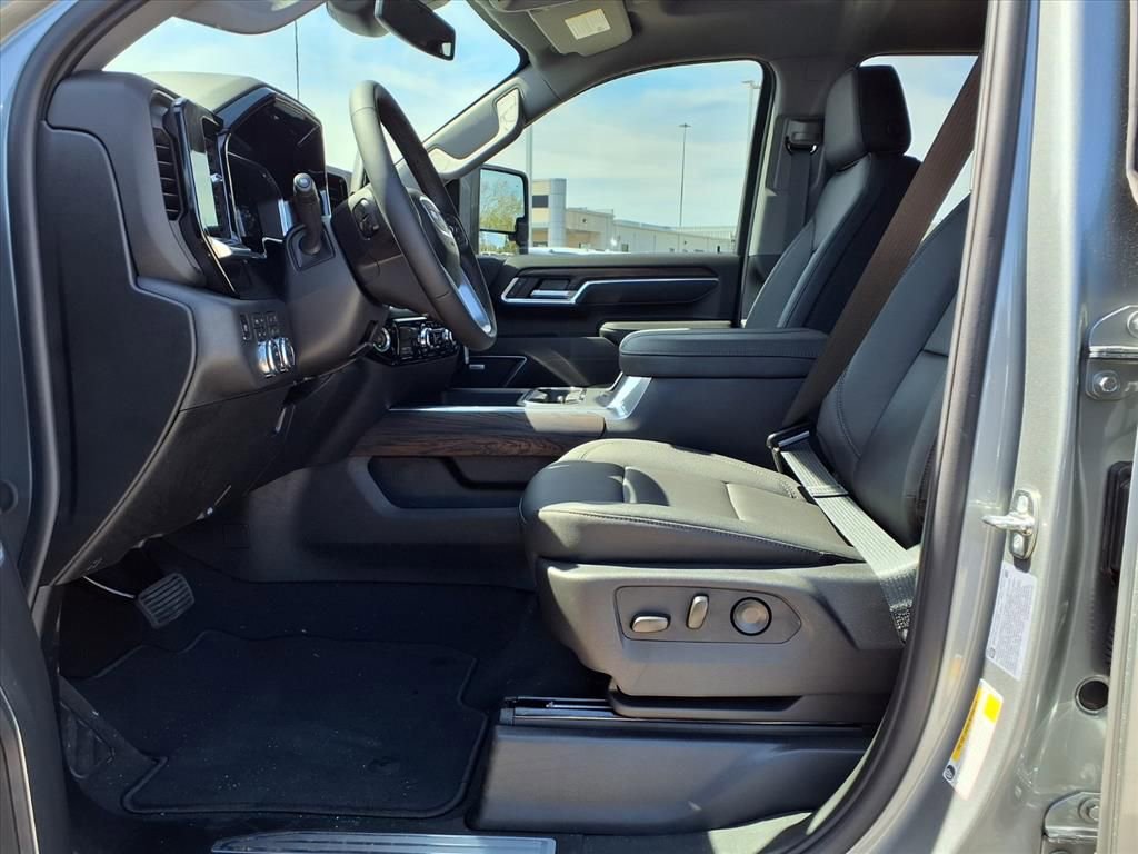 New 2026 GMC Sierra 2500 SLT w/ SLT Premium Package image 8