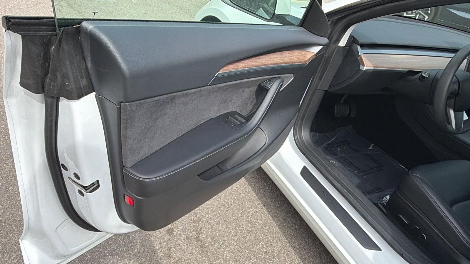 Used 2023 Tesla Model 3 Standard Range RWD image 14