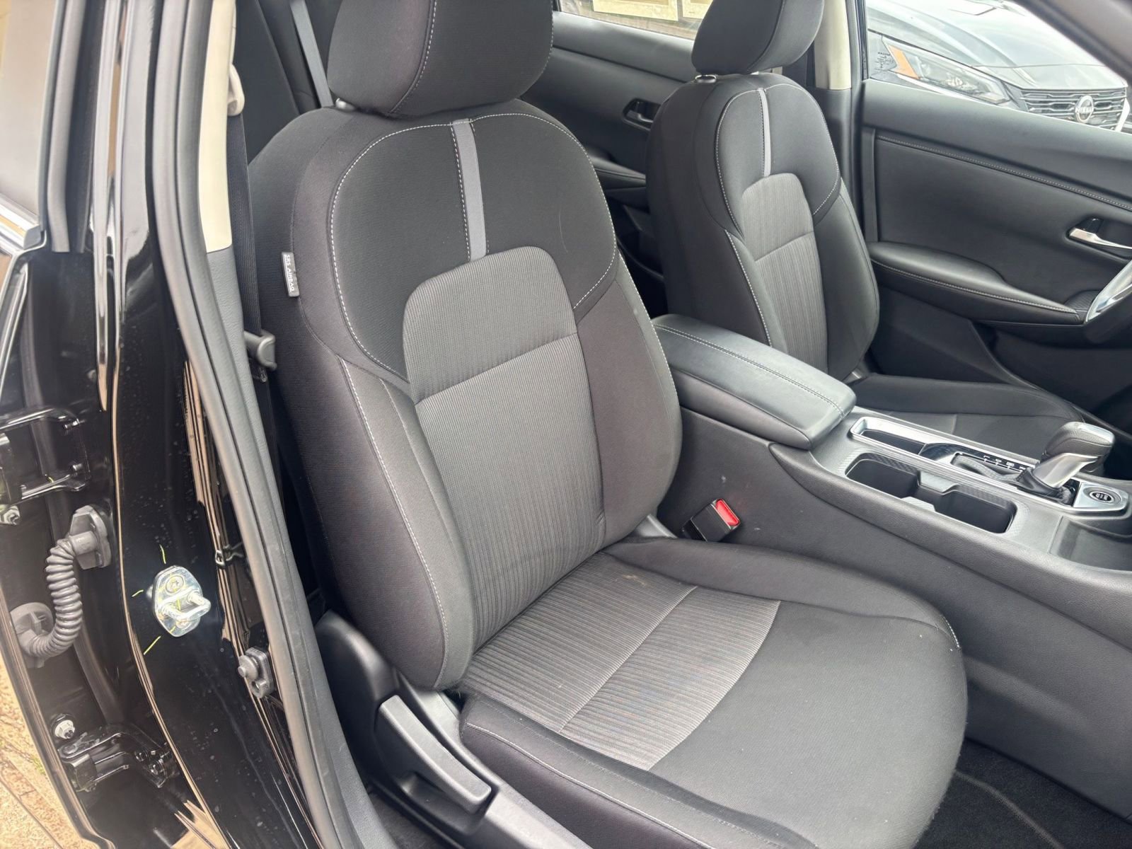 Used 2025 Nissan Sentra SV FWD image 34