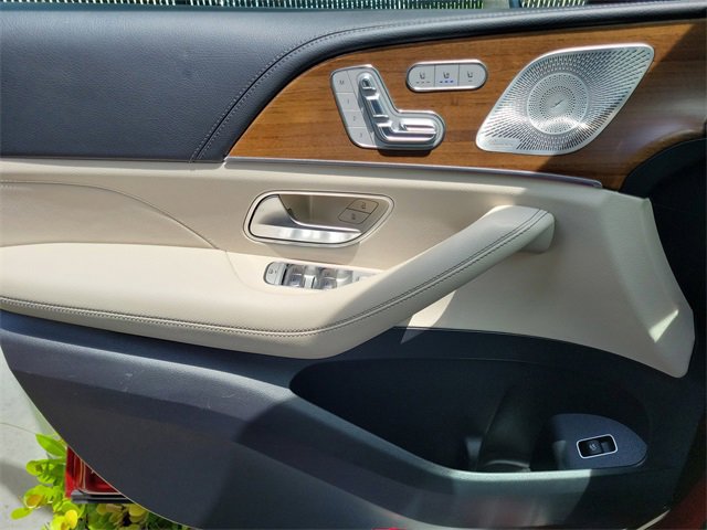 Used 2024 Mercedes-Benz GLS 580 4MATIC image 28