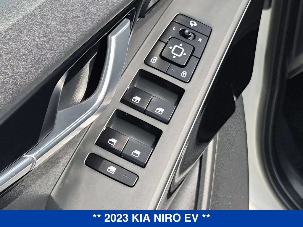 Used 2023 Kia Niro Wave w/ Wave Preserve Package FWD image 11