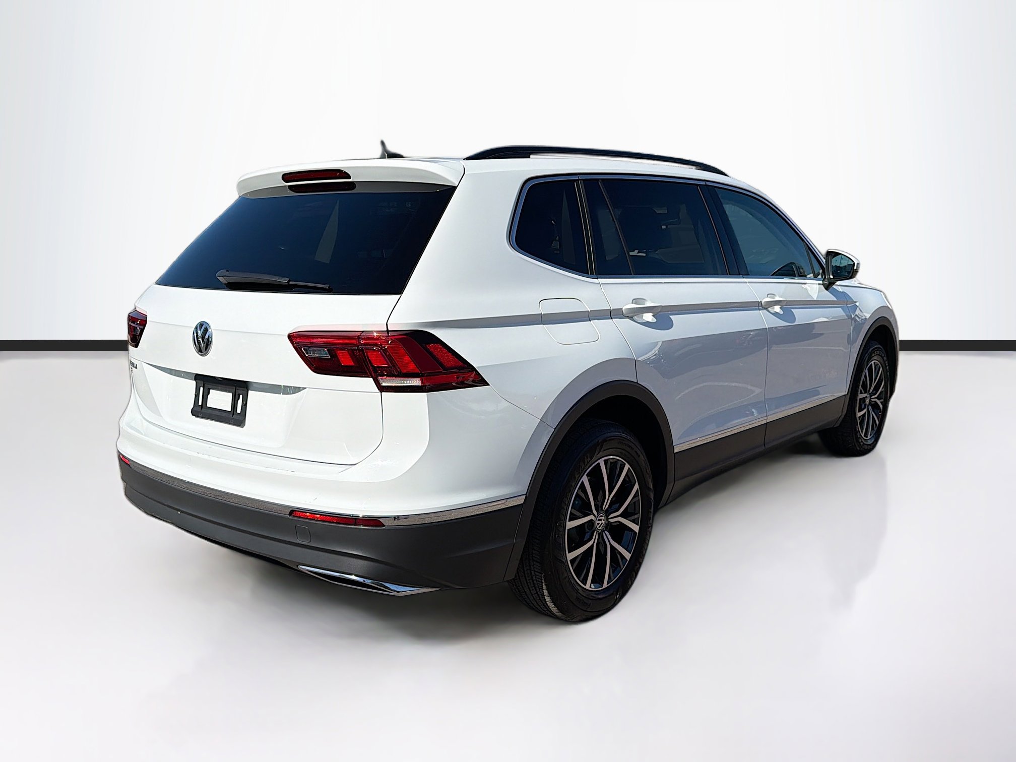 Used 2020 Volkswagen Tiguan SE image 3