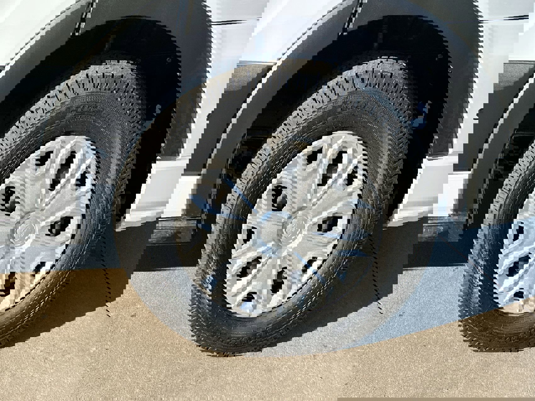 Used 2024 Ford Transit 350 XLT image 10