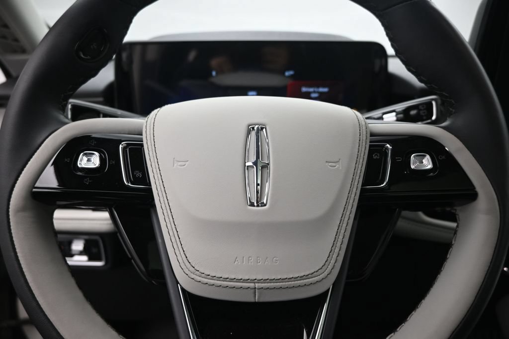 Used 2025 Lincoln Aviator Reserve w/ Equipment Group 201A AWD/4WD image 15