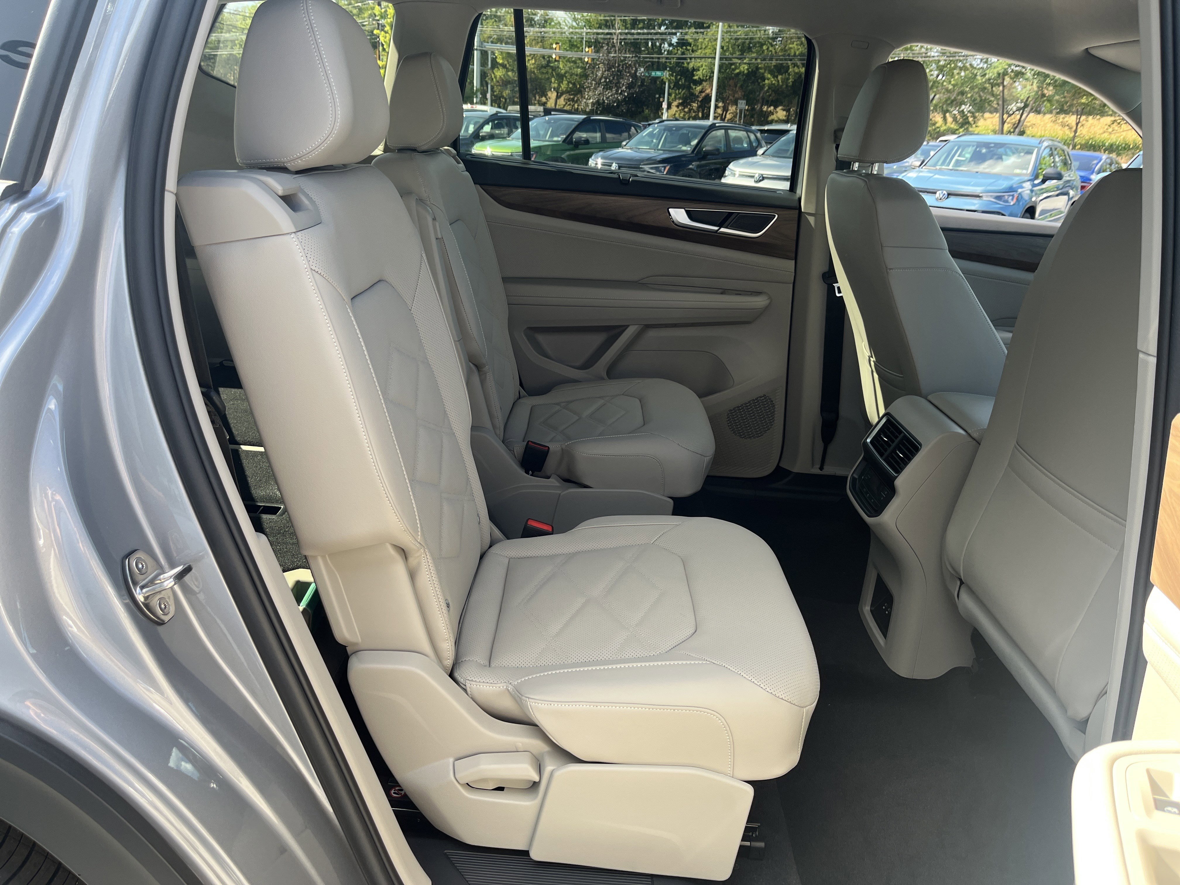 New 2026 Volkswagen Atlas SE image 13