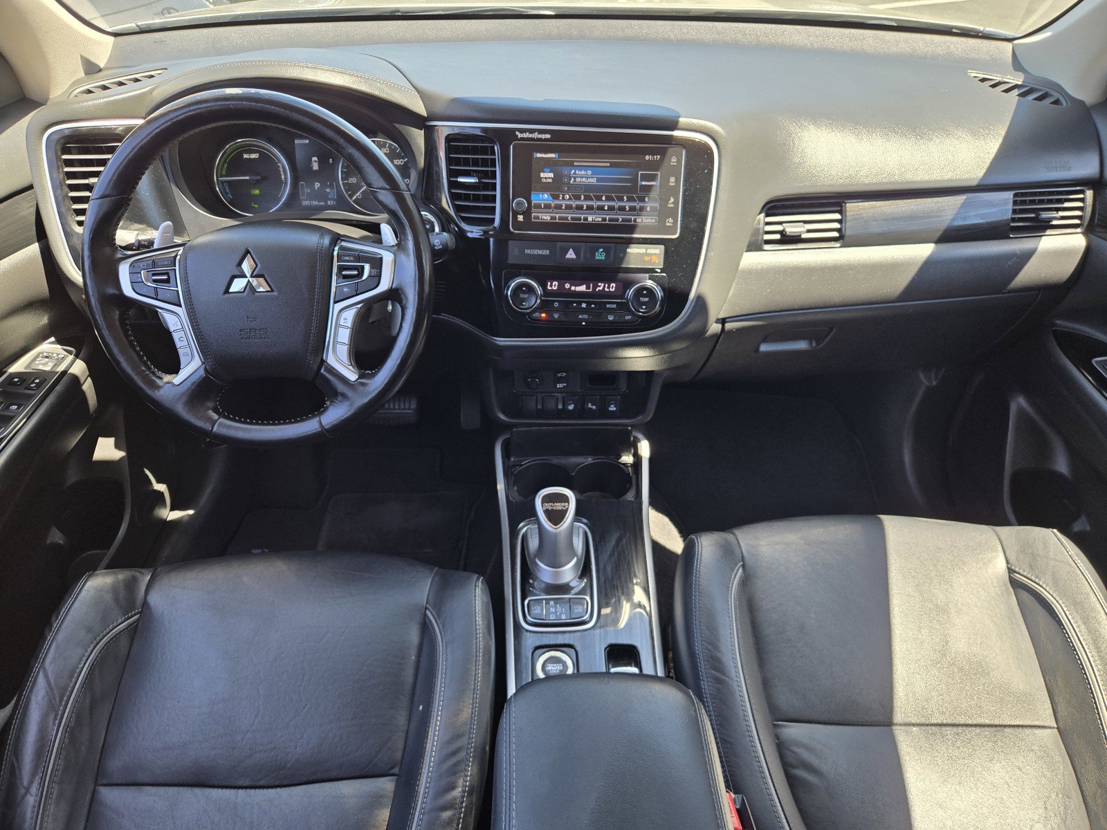 Used 2018 Mitsubishi Outlander 4WD Plug-In Hybrid image 14