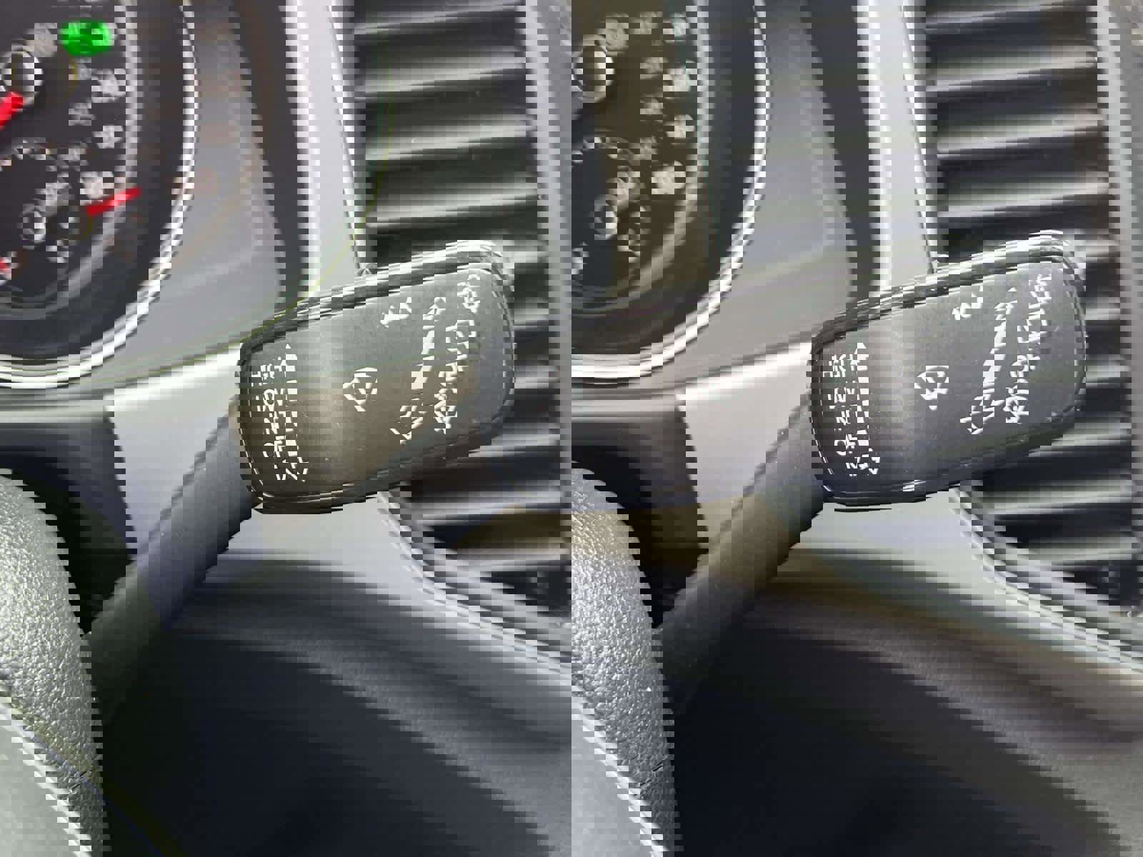 Used 2019 Volkswagen Atlas SE w/ Panoramic Sunroof Package image 36