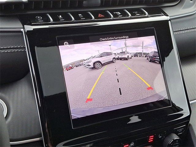 New 2025 Jeep Grand Cherokee Altitude image 14