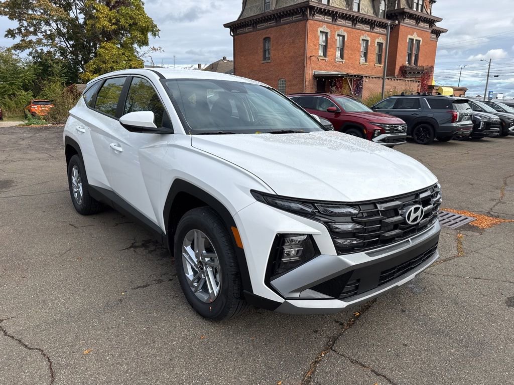 New 2026 Hyundai Tucson SE image 1
