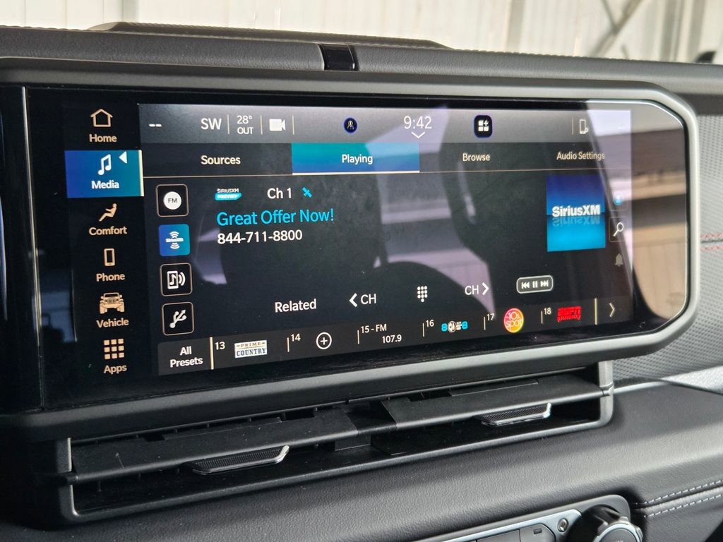 Used 2025 Jeep Wrangler Unlimited Rubicon image 5